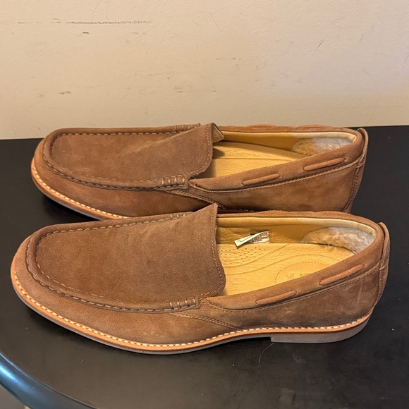 Like New UGG Men\'s Chestnut Suede Loafer main image 6
